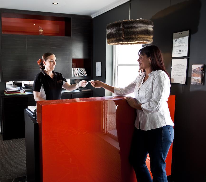 Coachmans Inn Уорик Экстерьер фото