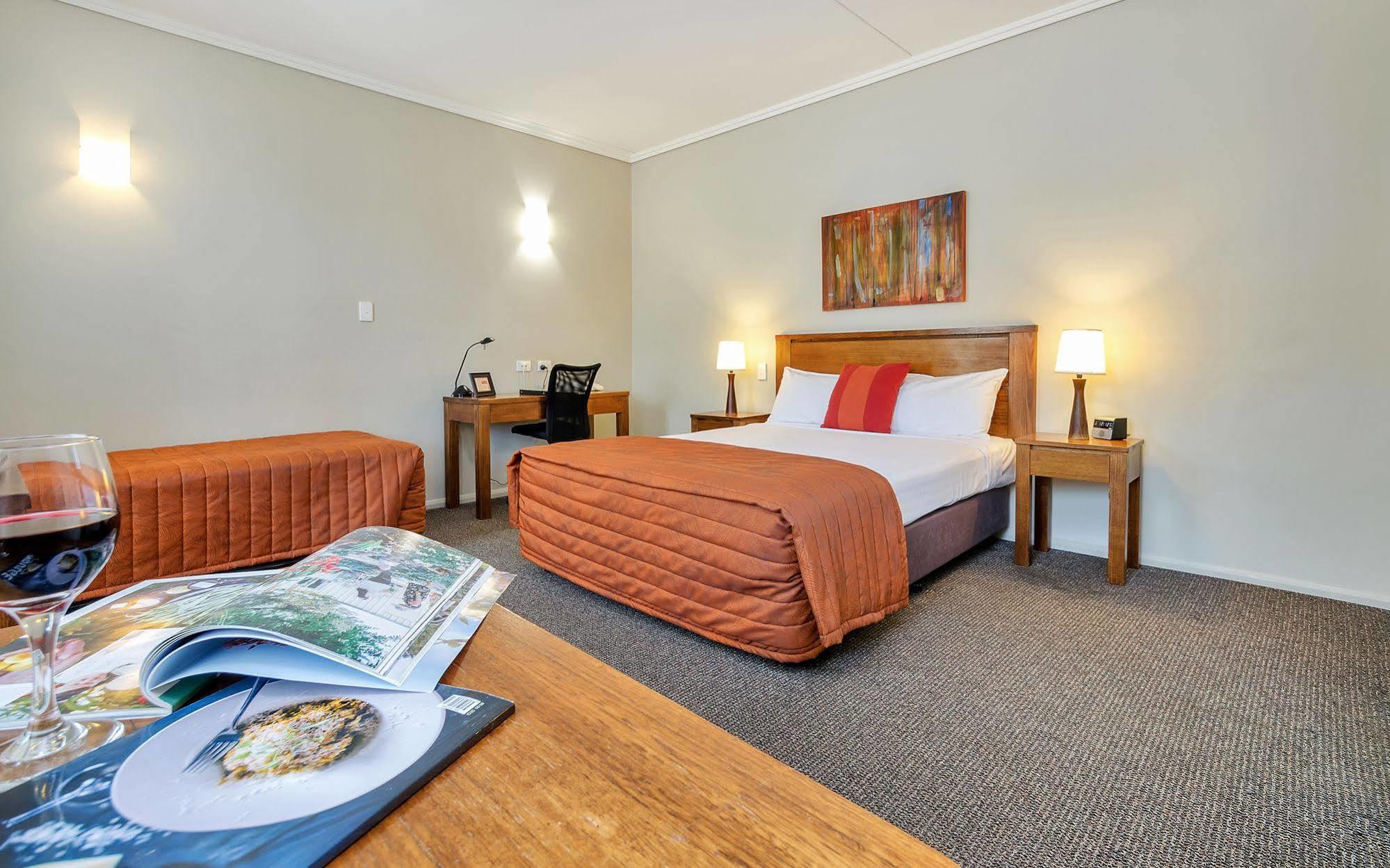 Coachmans Inn Уорик Экстерьер фото