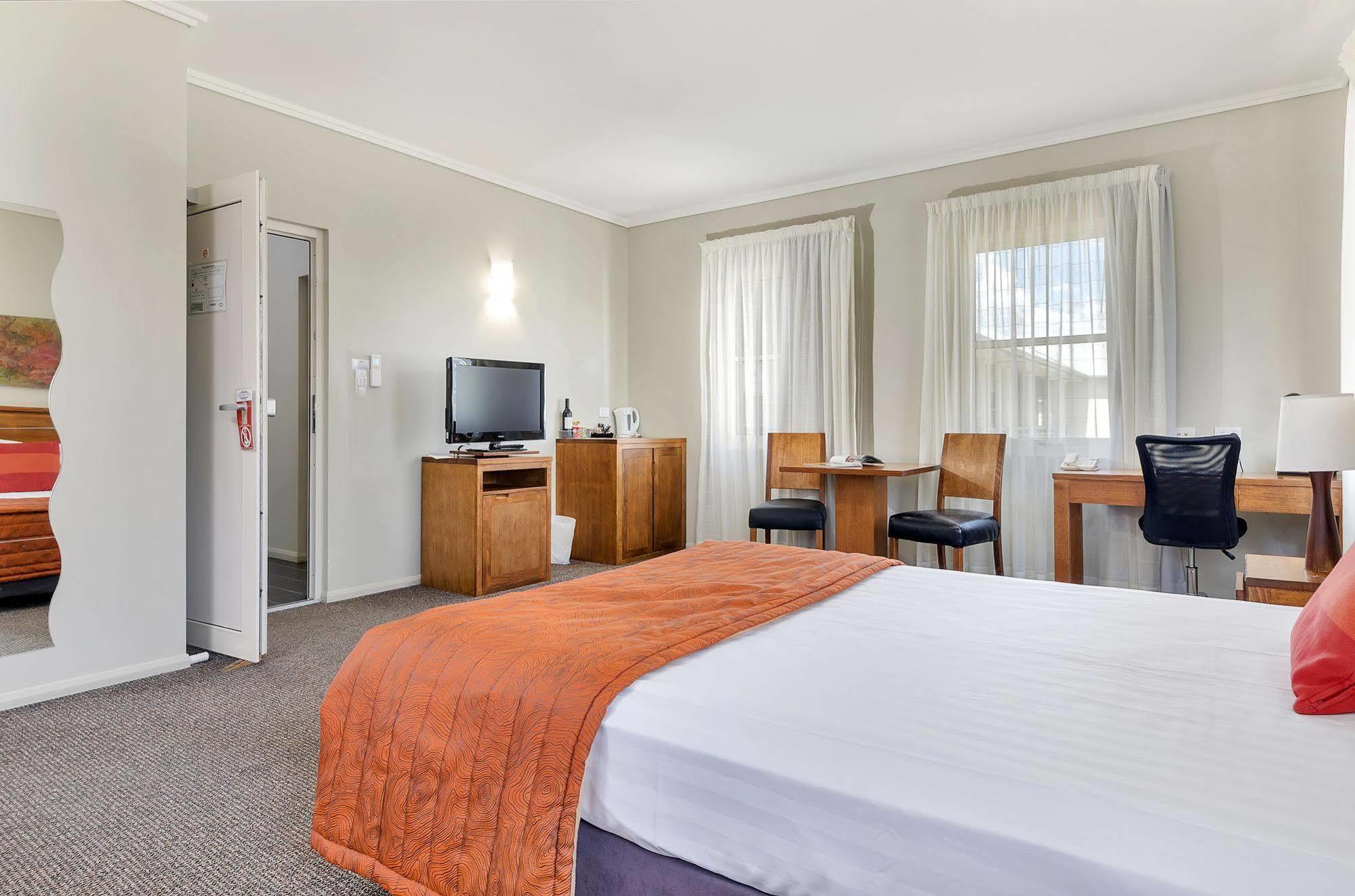 Coachmans Inn Уорик Экстерьер фото